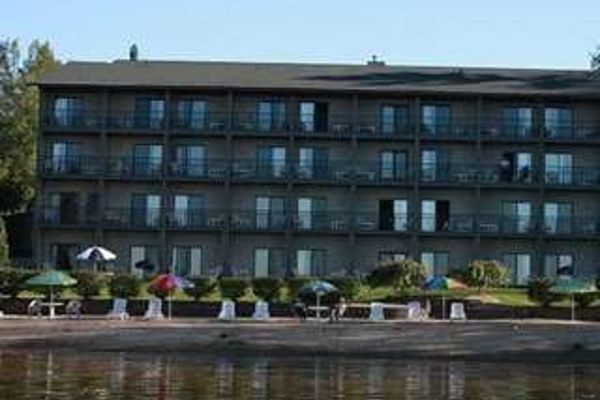 Beachfront Hotel (Houghton Lake)
